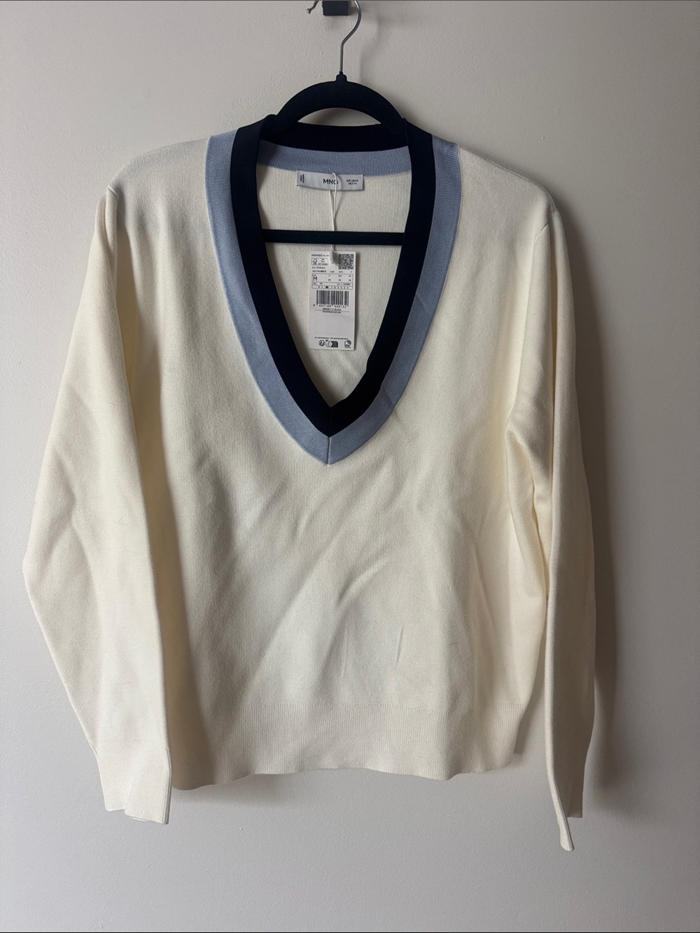 NWT mango soft pullover.   Sz m